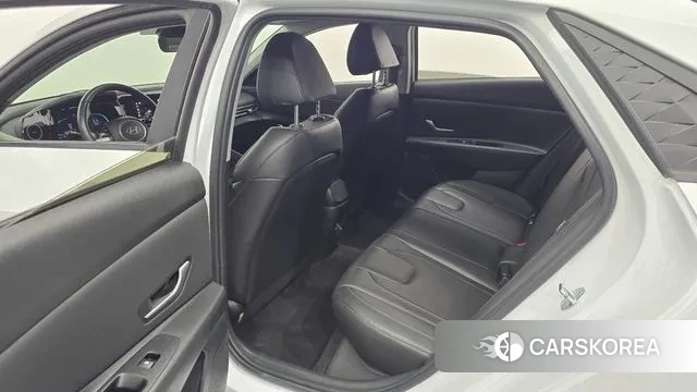 Hyundai The New Avante (CN7) 2023 Белый из Кореи, фото 2