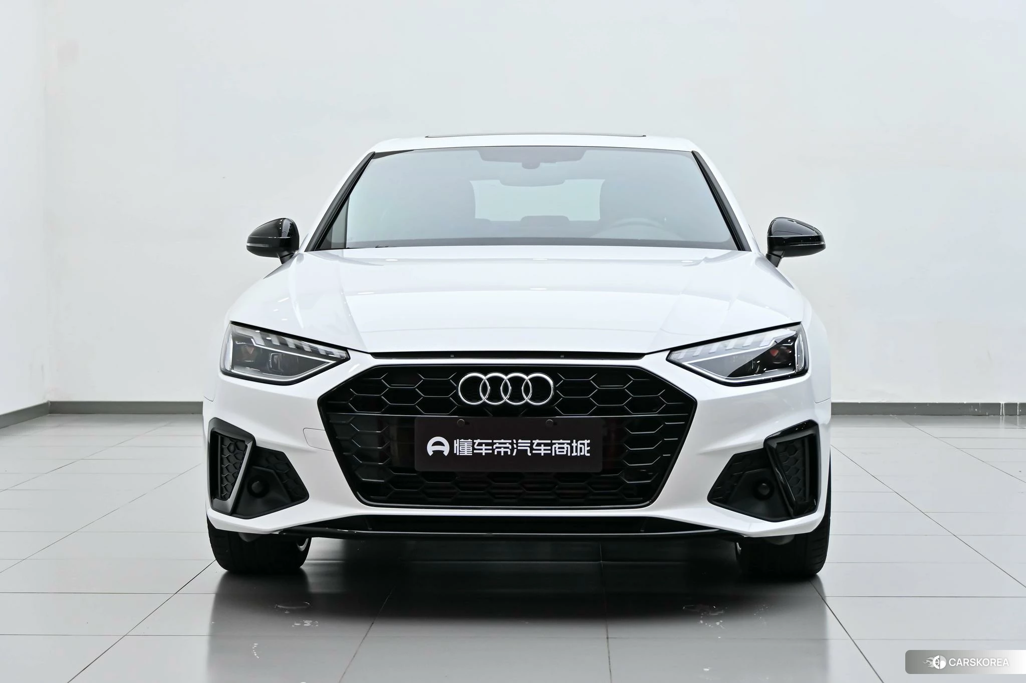 Audi A4L 2023 Белый из Китая, фото 2