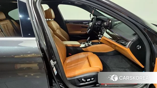 BMW 5 Series (G30) 2021 Серый из Кореи, фото 2