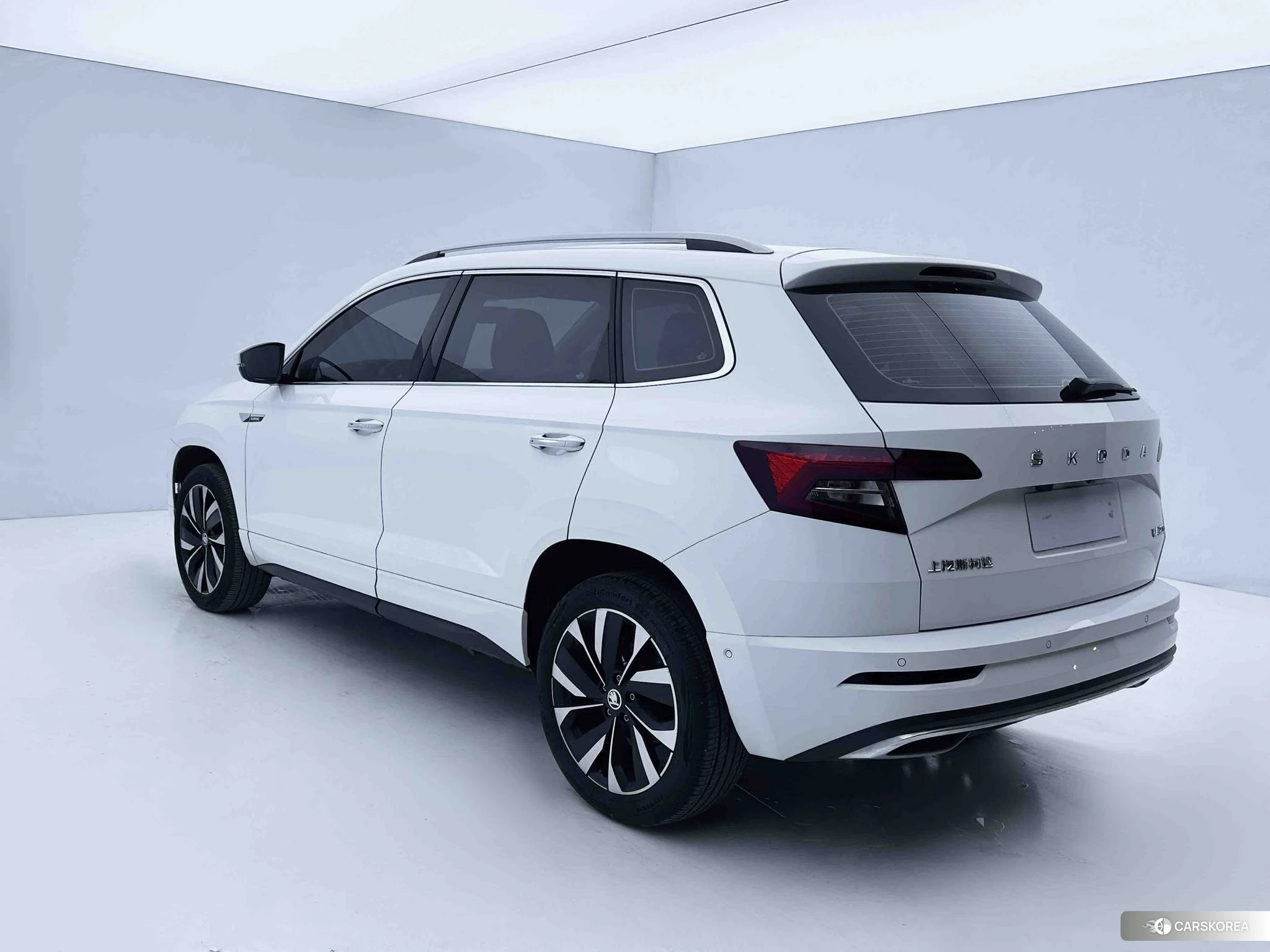 Skoda Krok 2023 Белый из Китая, фото 2