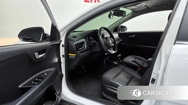 Kia Stonic 2018 Белый из Кореи, фото 2