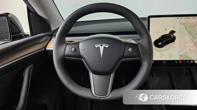 Tesla Model Y 2024 Черный из Кореи, фото 2