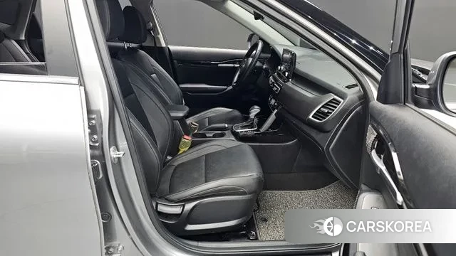 Kia Seltos 2021 Серый из Кореи, фото 2