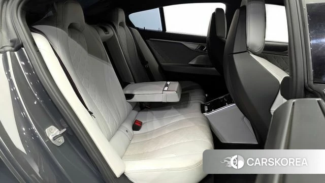 BMW M8 (G15) 2020 Серый из Кореи, фото 2