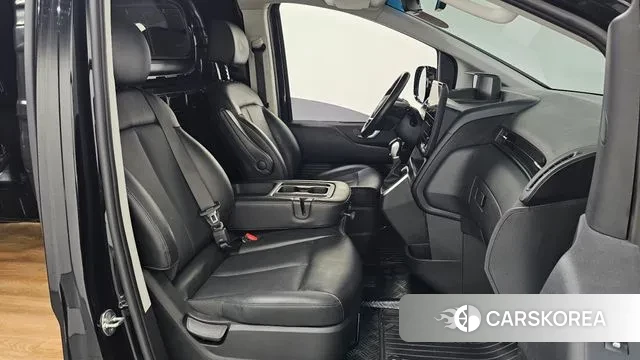 Hyundai Staria 2022 Черный из Кореи, фото 2