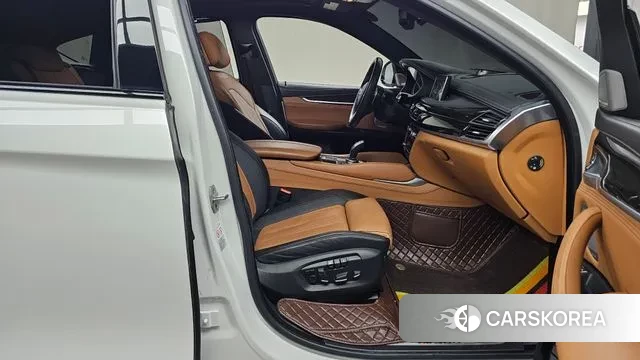 BMW X6 (F16) 2018 Белый из Кореи, фото 2