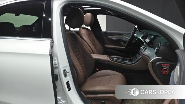 Mercedes-Benz E-Class W213 2021 Белый из Кореи, фото 2