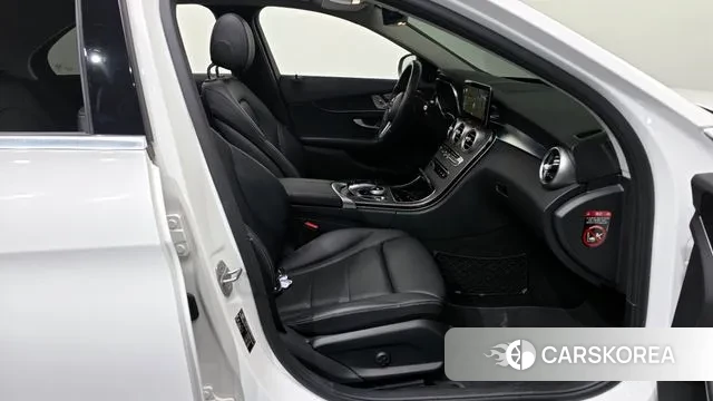 Mercedes-Benz C-Class W205 2021 Белый из Кореи, фото 2