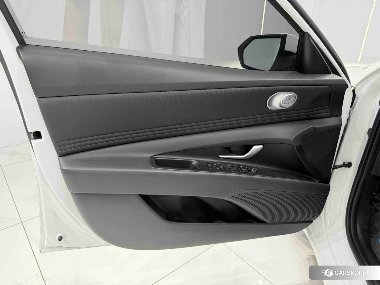 Hyundai Elantra 2022 Белый из Китая, фото 2