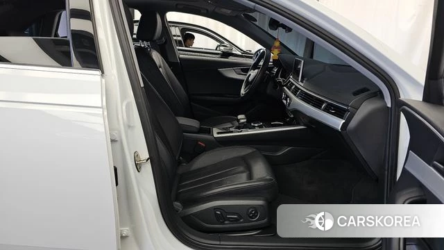 Audi A4 (B9) 2019 Белый из Кореи, фото 2