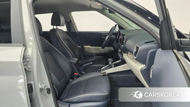 Hyundai Venue 2023 Серебристо-серый из Кореи, фото 2