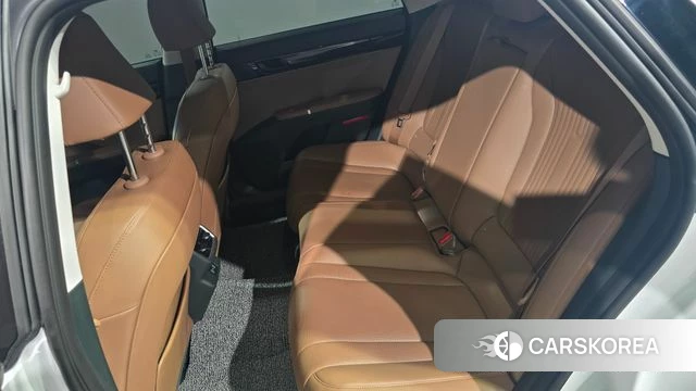 Hyundai Grandeur Hybrid (GN7) 2023 Белый из Кореи, фото 2