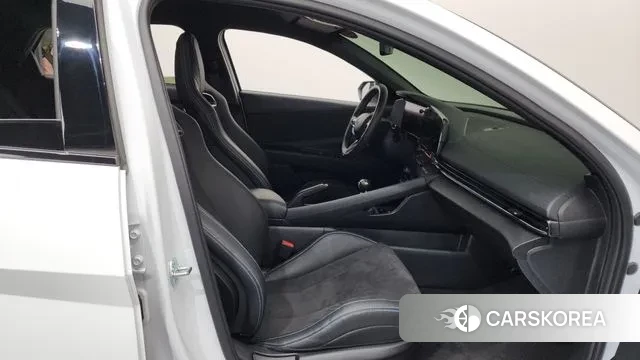 Hyundai The New Avante (CN7) 2025 Белый из Кореи, фото 2