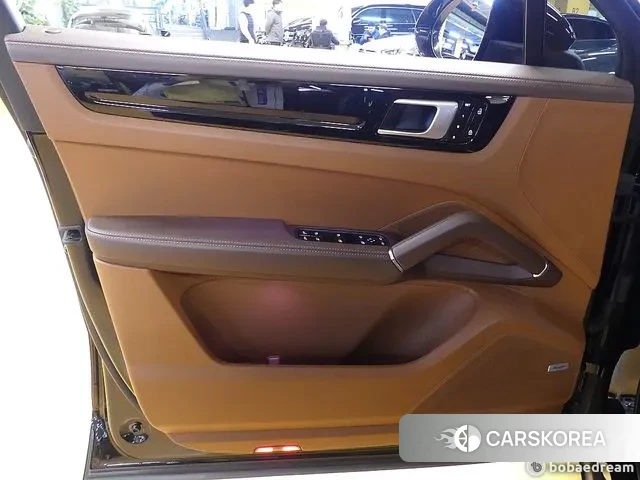 Porsche Cayenne (PO536) 2021 Черный из Кореи, фото 2