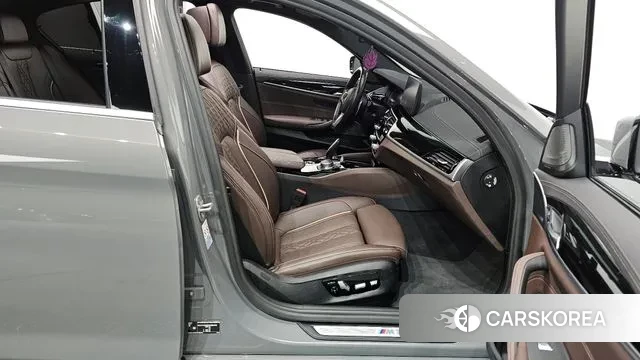 BMW 5 Series (G30) 2022 Серый из Кореи, фото 2