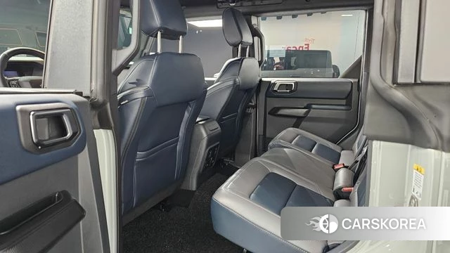 Ford Bronco 6th Generation 2024 Серебристо-серый из Кореи, фото 2