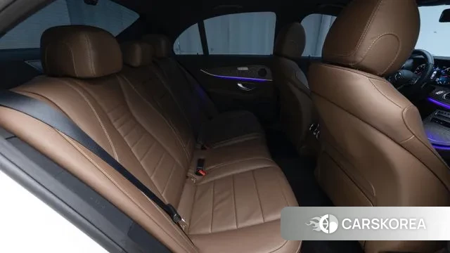 Mercedes-Benz E-Class W213 2022 Белый из Кореи, фото 2