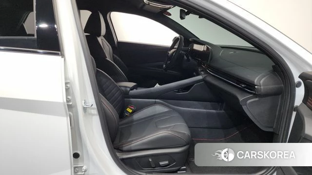 Hyundai The New Avante (CN7) 2025 Белый из Кореи, фото 2