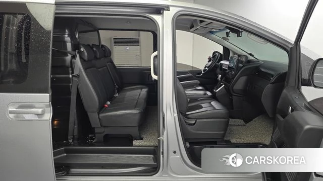 Hyundai Staria 2022 Серебряный из Кореи, фото 2