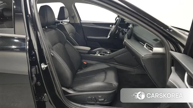 Kia K5 3rd generation 2023 Черный из Кореи, фото 2