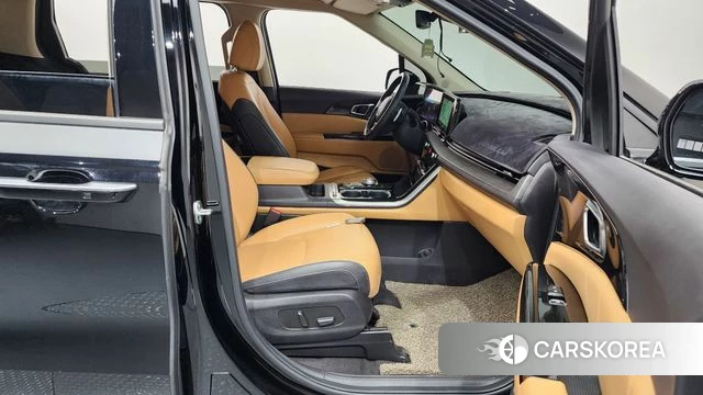 Kia Carnival 4th generation 2023 Черный из Кореи, фото 2