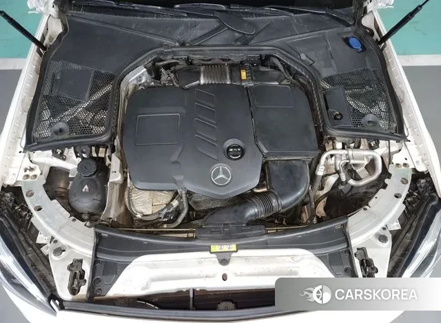 Mercedes-Benz C-Class W205 2019 Белый из Кореи, фото 2