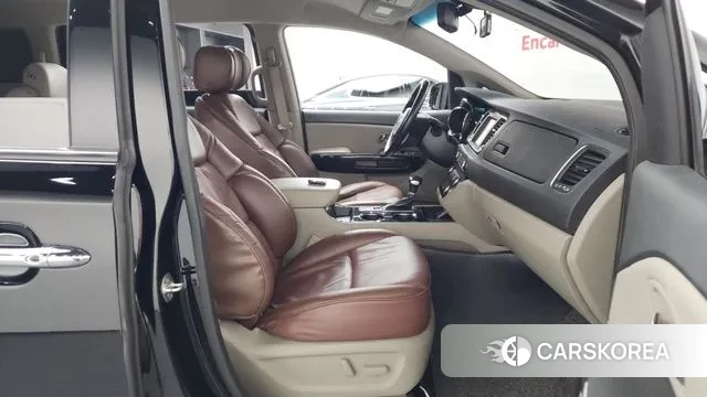 Kia The New Carnival 2018 Черный из Кореи, фото 2