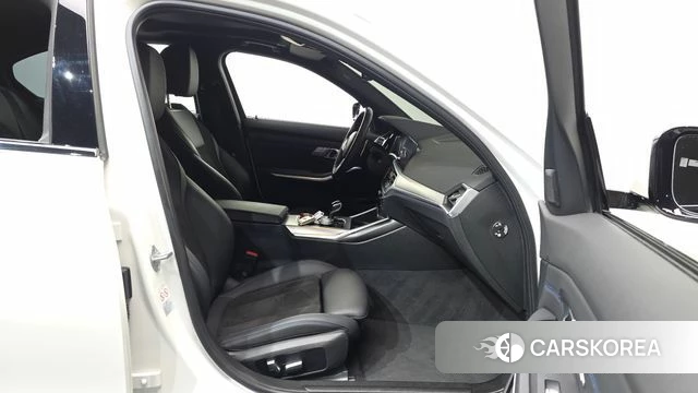 BMW 3 Series (G20) 2022 Белый из Кореи, фото 2