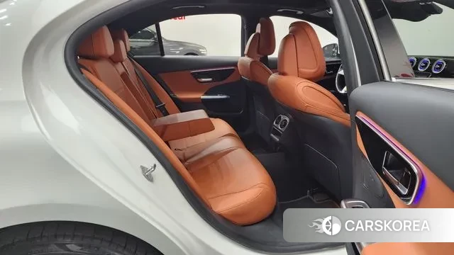 Mercedes-Benz C-Class W206 2023 Белый из Кореи, фото 2