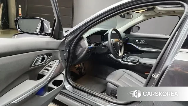 BMW 3 Series (G20) 2020 Серый из Кореи, фото 2