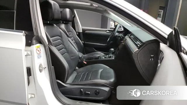 Volkswagen Arteon 2019 Белый из Кореи, фото 2