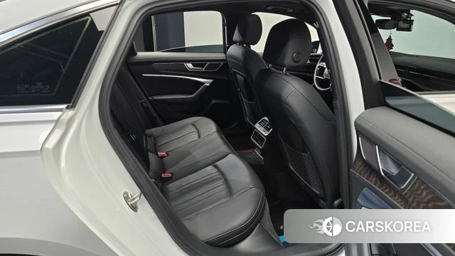 Audi A6 (C8) 2021 Белый из Кореи, фото 2