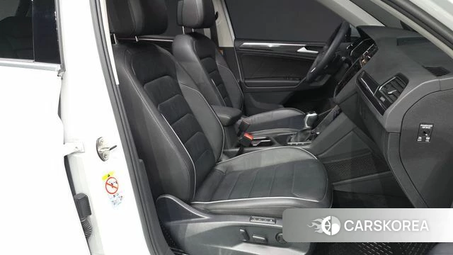 Volkswagen Tiguan second Generation 2022 Белый из Кореи, фото 2