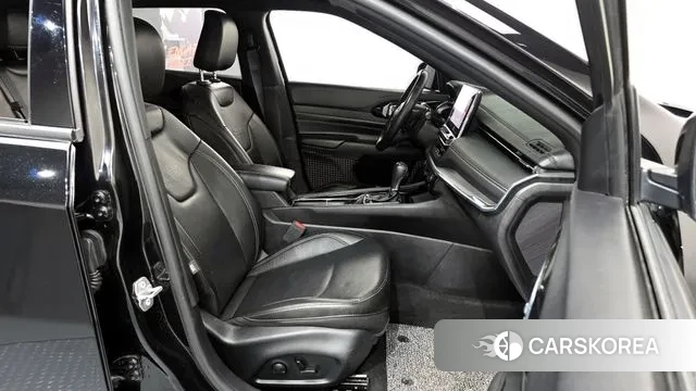 Jeep Compass 2nd Generation 2022 Черный из Кореи, фото 2