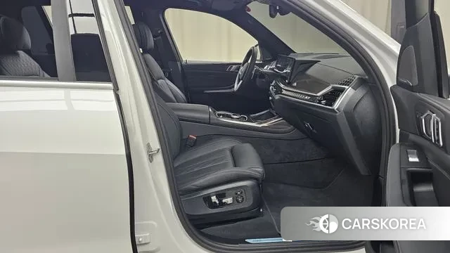 BMW X7 (G07) 2025 Белый из Кореи, фото 2