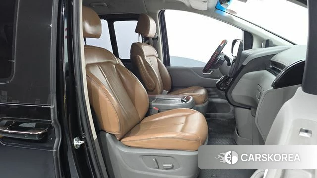 Hyundai Staria 2021 Черный из Кореи, фото 2