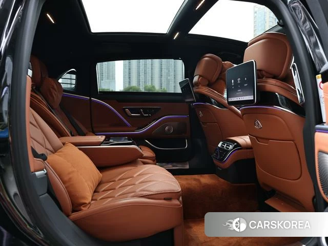 Mercedes-Benz Maybach S-class 2023 Черный из Китая, фото 2