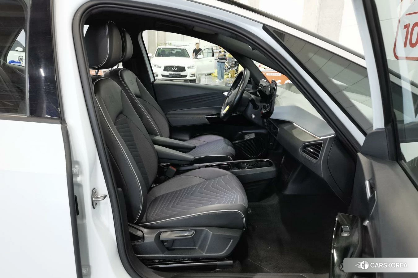 Volkswagen ID.3 2023 Белый из Китая, фото 2