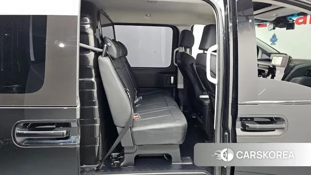 Hyundai Staria 2024 Черный из Кореи, фото 2