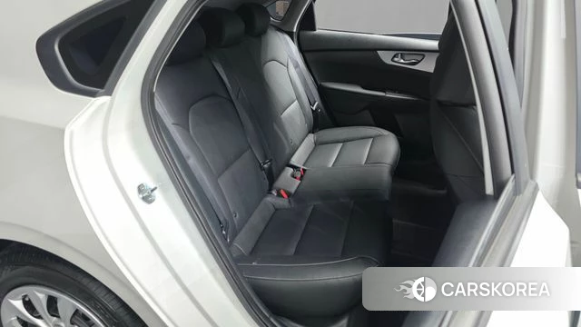 Kia The New K3 2nd generation 2022 Белый из Кореи, фото 2