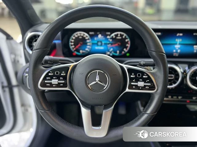 Mercedes-Benz Class A 2023 Белый из Китая, фото 2