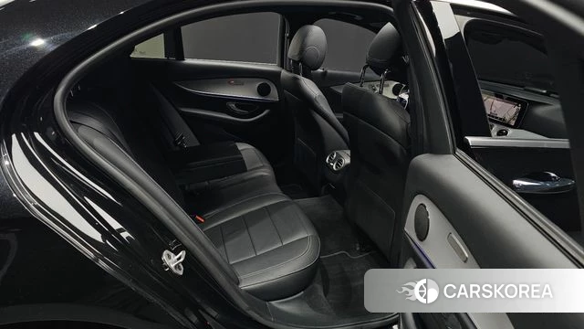 Mercedes-Benz E-Class W213 2021 Черный из Кореи, фото 2