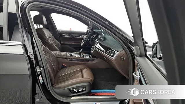 BMW 7 Series (G11) 2020 Черный из Кореи, фото 2