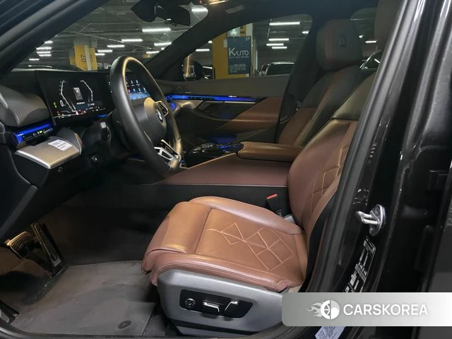 BMW 5 Series (G60) 2024 Серый из Кореи, фото 2