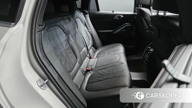 BMW X6 (G06) 2023 Белый из Кореи, фото 2