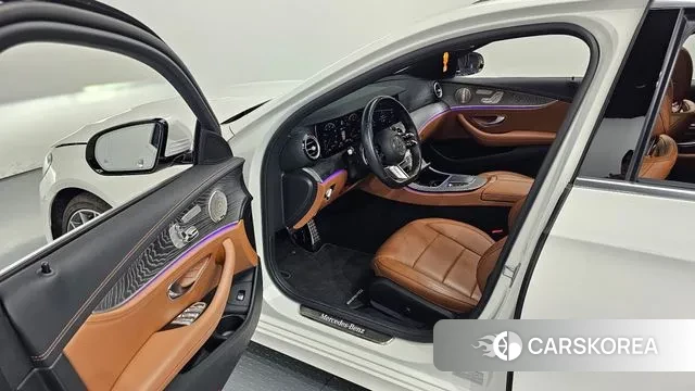 Mercedes-Benz E-Class W213 2021 Белый из Кореи, фото 2