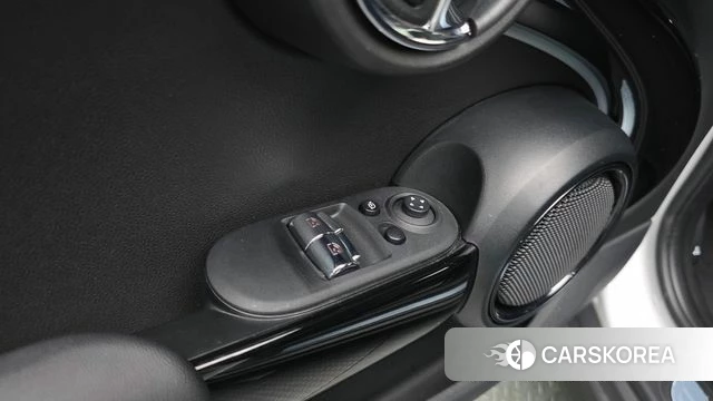 Mini Cooper 2023 Белый из Кореи, фото 2