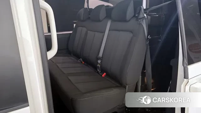 Hyundai Staria 2022 Белый из Кореи, фото 2