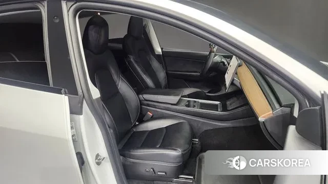 Tesla Model Y 2021 Белый из Кореи, фото 2