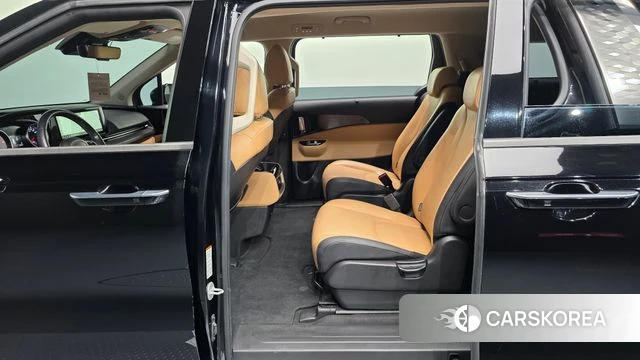 Kia Carnival 4th generation 2023 Черный из Кореи, фото 2